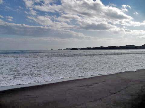 野蒜海岸の砂浜から宮戸島方面を見る