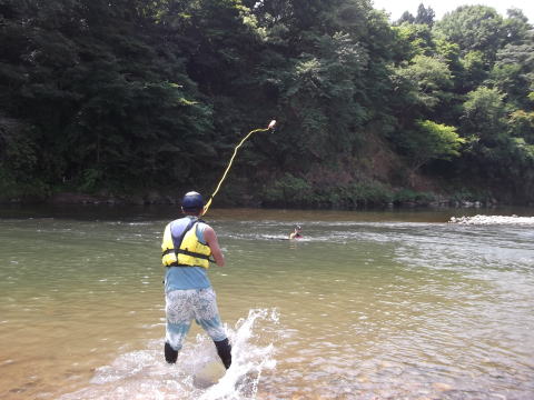名取川でロープレスキュー体験講習