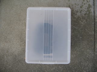 収納時は魚探ケースにフタをするだけ