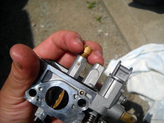 メインジェットの取り外し