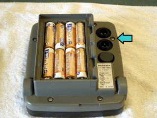 電池ボックスに電池を入れてみた