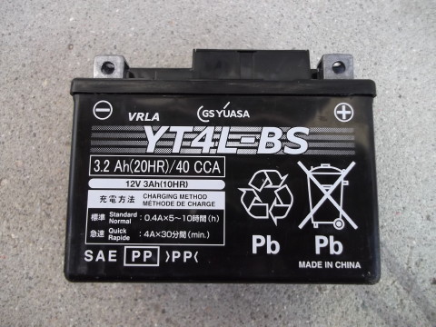 今回購入したバッテリーGSユアサ：YT4L-BS