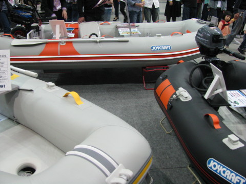 ルアーフェスタin仙台のジョイクラフトブースに展示してあったインフレータブルボート